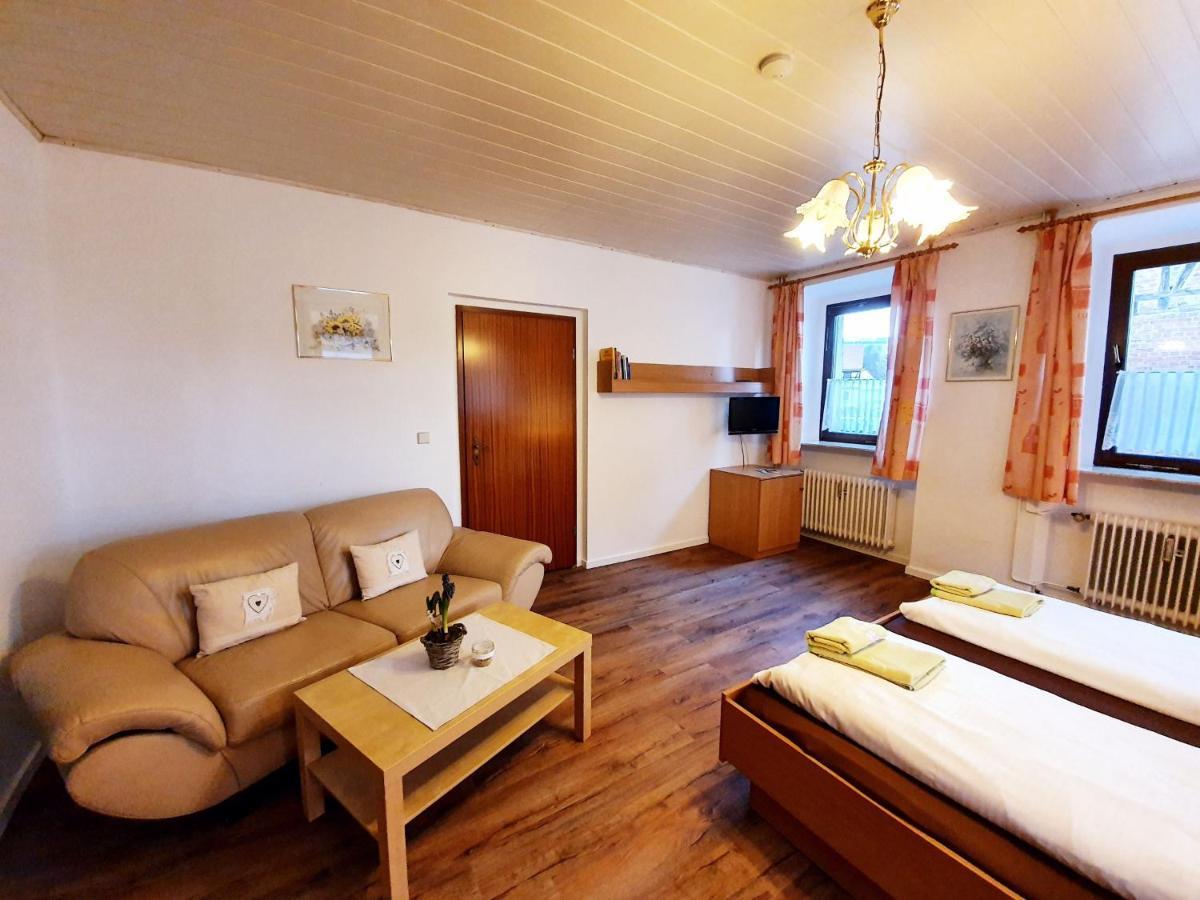 Pension Schuetze Daasdorf am Berge Esterno foto