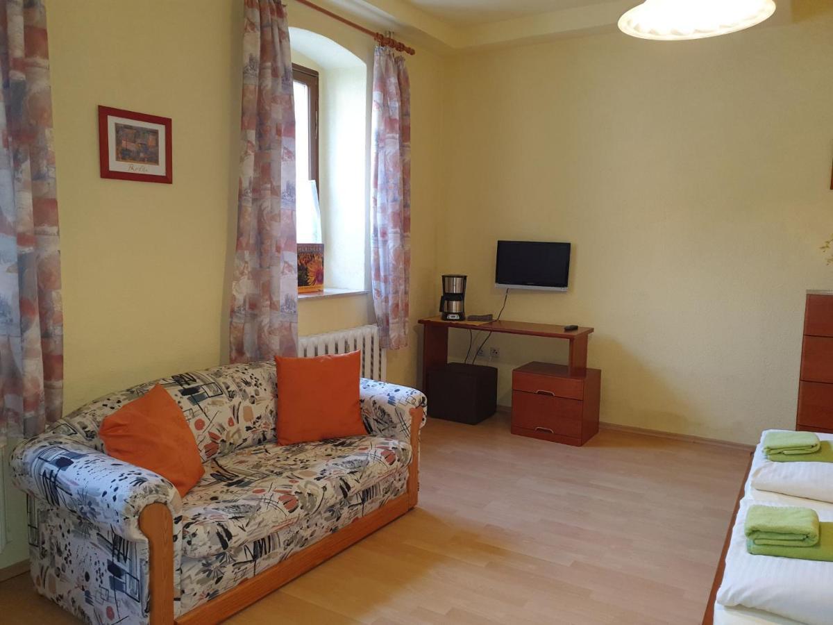 Pension Schuetze Daasdorf am Berge Esterno foto