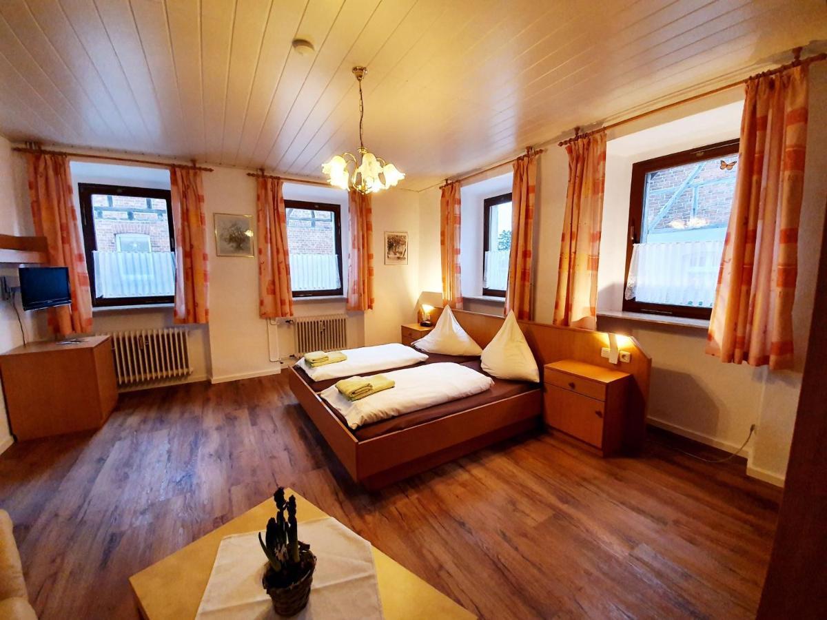 Pension Schuetze Daasdorf am Berge Esterno foto