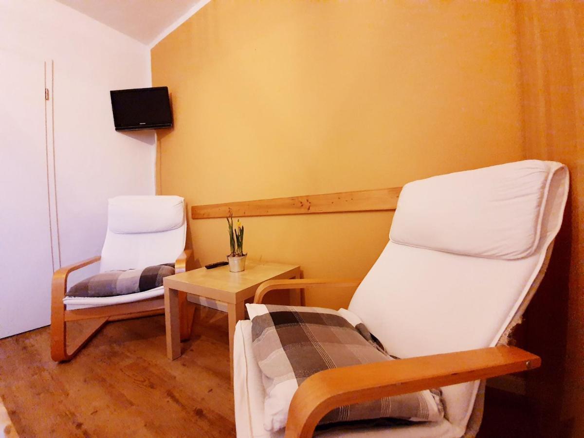 Pension Schuetze Daasdorf am Berge Esterno foto